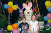 kids_with_bunny.jpg (29621 bytes)